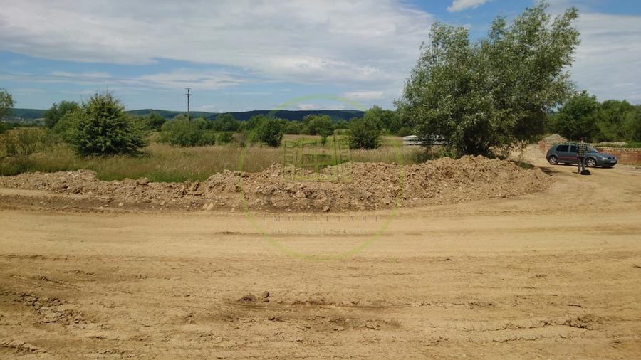 Teren agricol extravilan de 1800 mp, în Avrig