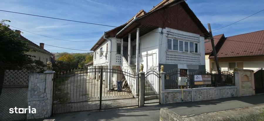Casă cu 5 camere cu Teren 1219 Mp în Baciu