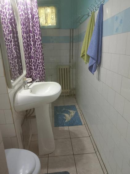 Apartament cu 3 camere semidecomandat în P-ța Doina