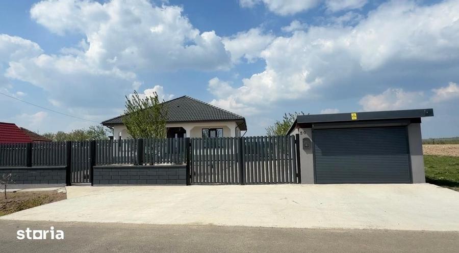 Casă cu 3 camere cu Teren 4200 Mp în Rogerius