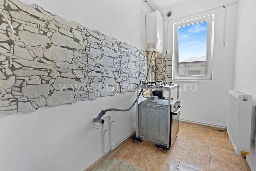 Apartament cu 3 camere semidecomandat în Central