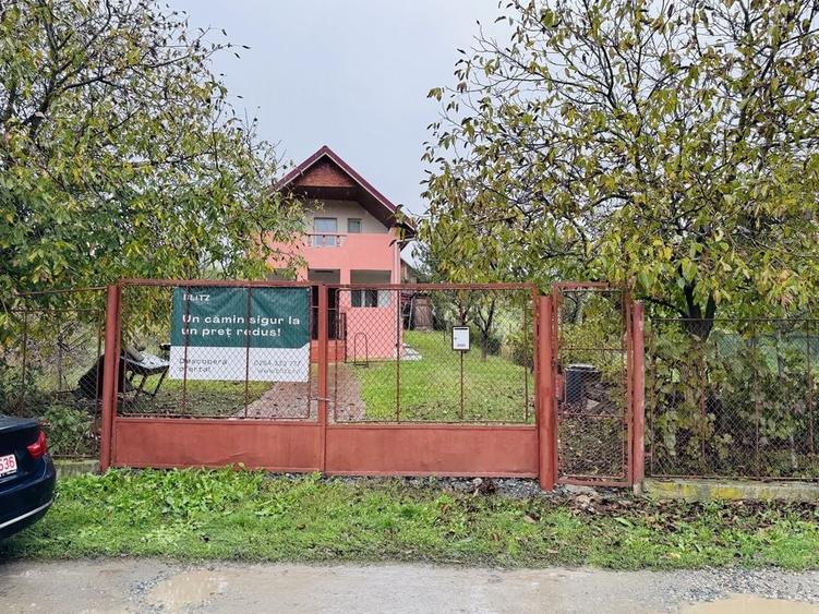 Casă cu 2 camere în Dezmir