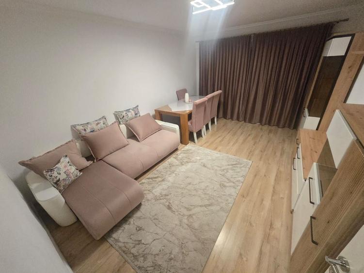 Apartament cu 2 camere decomandat în Mihai Viteazul