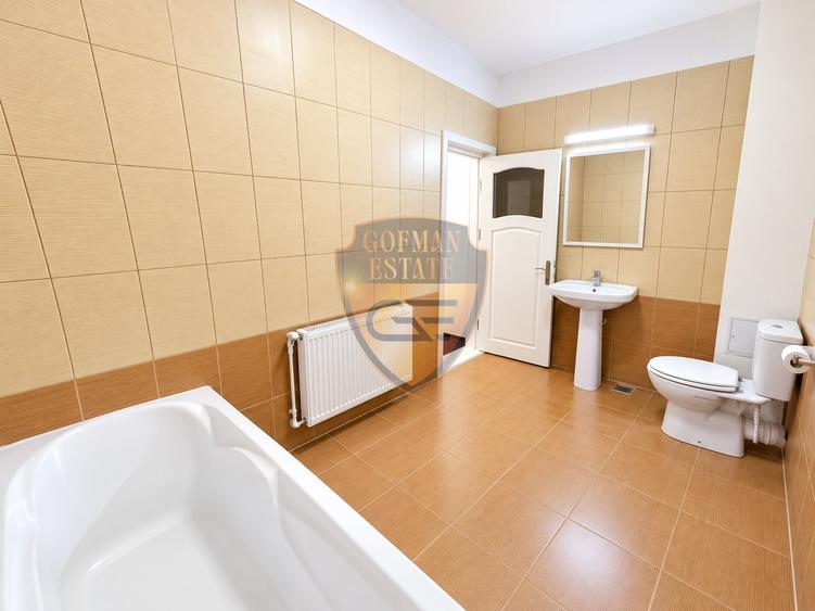 Casă individuală cu 12 camere cu Canalizare în I. C. Brătianu