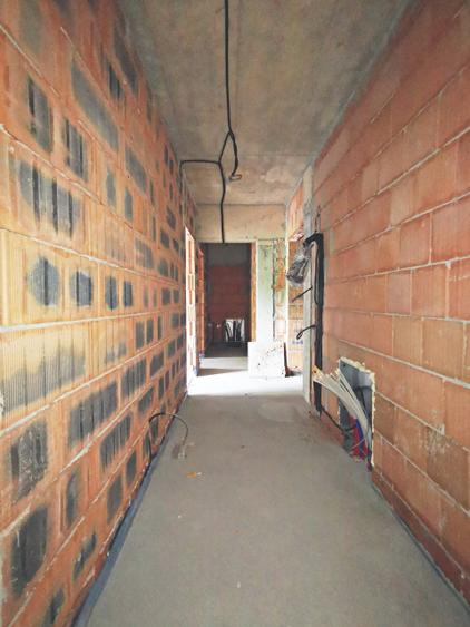 Apartament cu 3 camere decomandat în Străulești