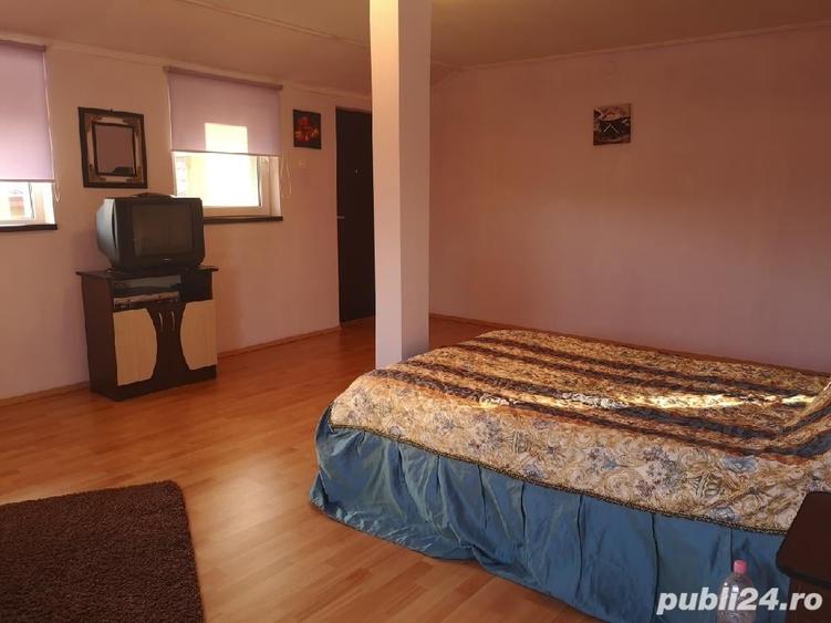 Casă cu 10 camere cu Teren 1500 Mp în Săcueni