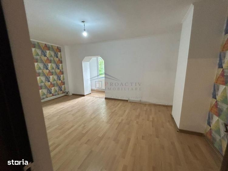 Apartament cu 4 camere decomandat în Obcini