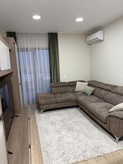 Apartament cu 3 camere decomandat în Drumul Taberei