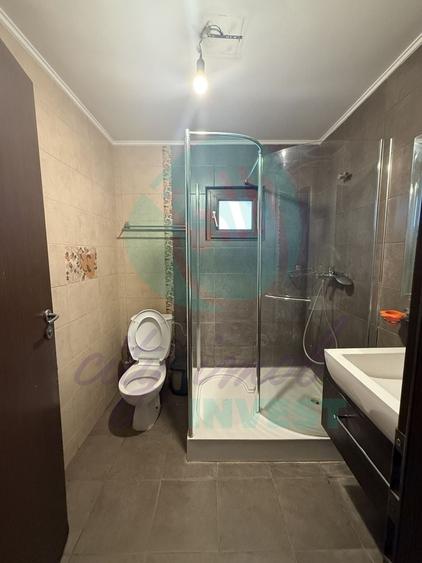 Apartament cu 4 camere decomandat, mobilat în Calea Călărașilor