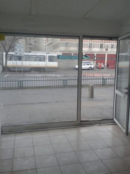 Spatiu Comercial stradal, 9.72 mp, zona 13 Septembrie - 3