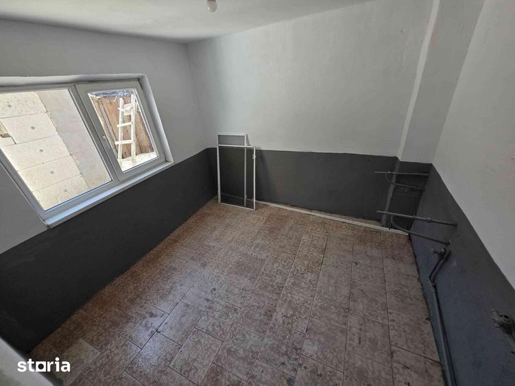 Casă cu 4 camere cu Teren 600 Mp în Central