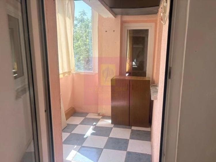 Apartament cu 3 camere decomandat în Drumul Sării