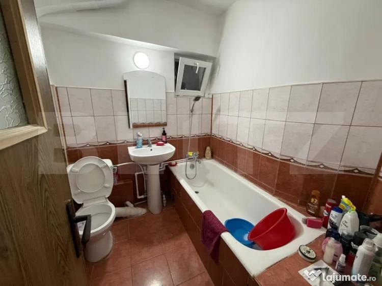 Apartament cu 4 camere decomandat în Dacia