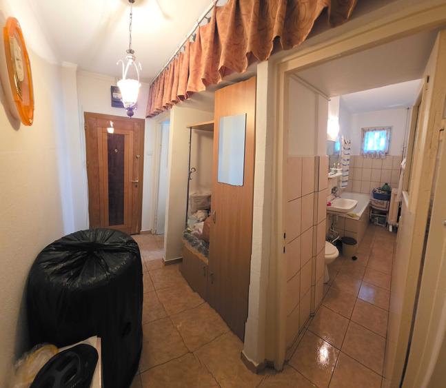 Apartament cu 2 camere semidecomandat în Km 4