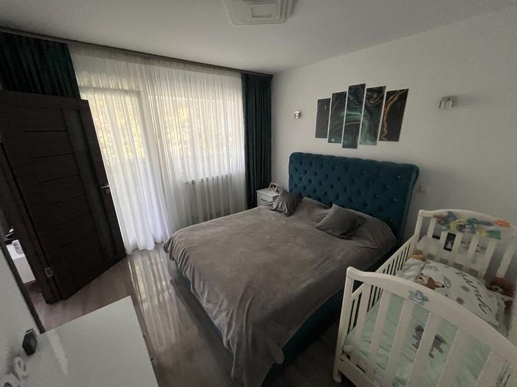 Apartament cu 3 camere semidecomandat în Central