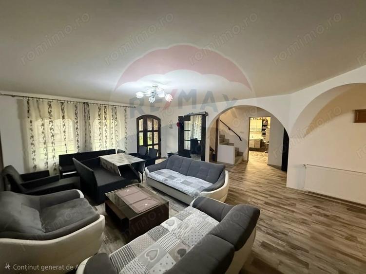 Casă cu 5 camere cu Teren 6117 Mp în Voislova