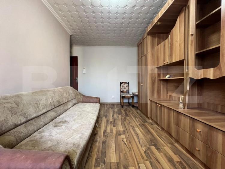 Garsonieră decomandată, mobilată în Rogerius
