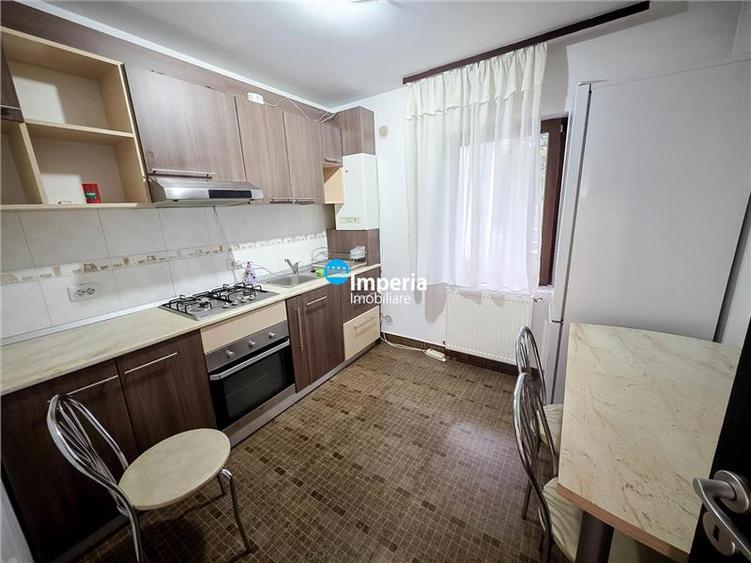 Apartament cu 3 camere decomandat, mobilat în Galata