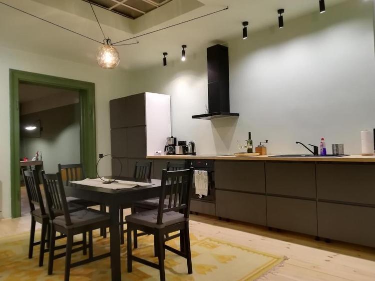 Apartament cu 3 camere decomandat, mobilat în Ultracentral