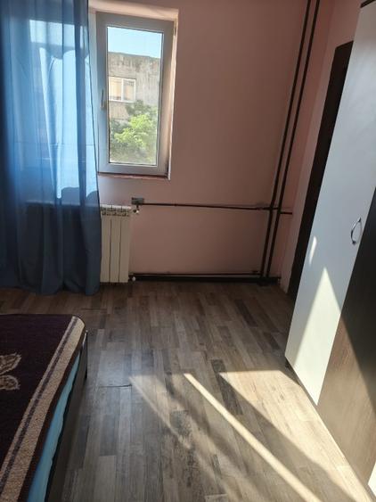 Apartament cu 2 camere semidecomandat în Buziașului