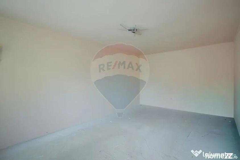 Casă cu 4 camere cu Teren 1425 Mp în Podgoria