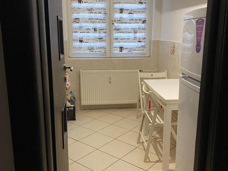 Apartament cu 4 camere decomandat, mobilat în Lujerului