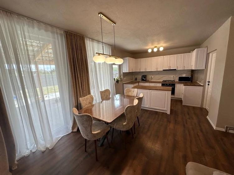 Casă cu Teren 1500 Mp în Central