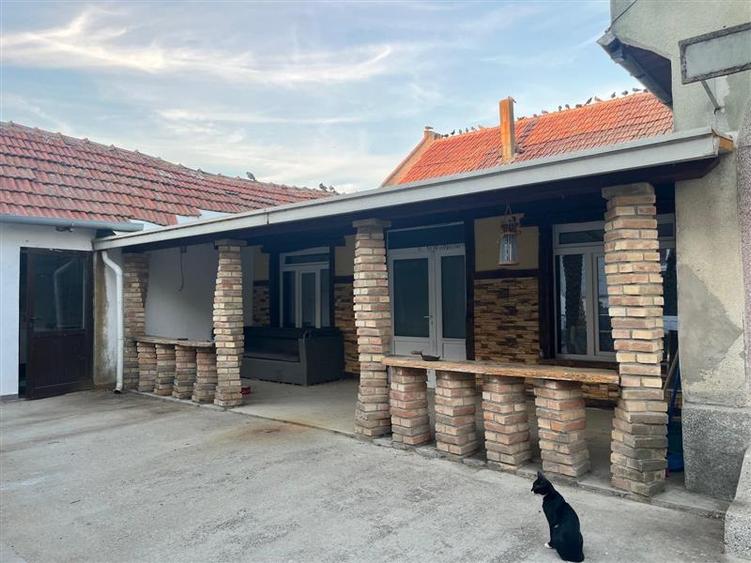 Casă individuală cu 6 camere cu Teren 2999 Mp în Ohaba-Forgaci
