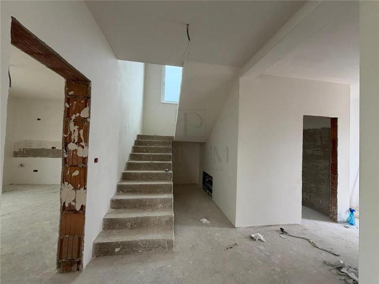 Casă individuală cu 5 camere cu Canalizare în Moșnița Nouă