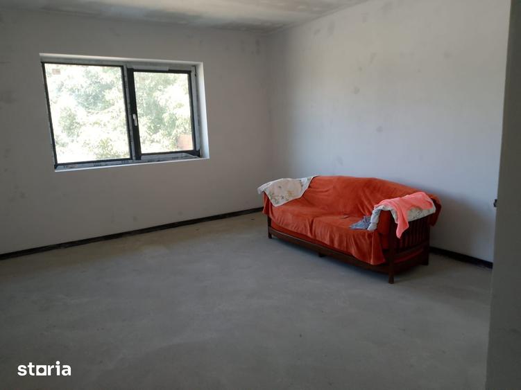 Casă cu 4 camere cu Teren 867 Mp în Chiscani