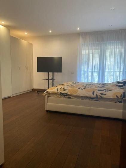 Apartament cu 3 camere nedecomandat, mobilat în Arcul de Triumf