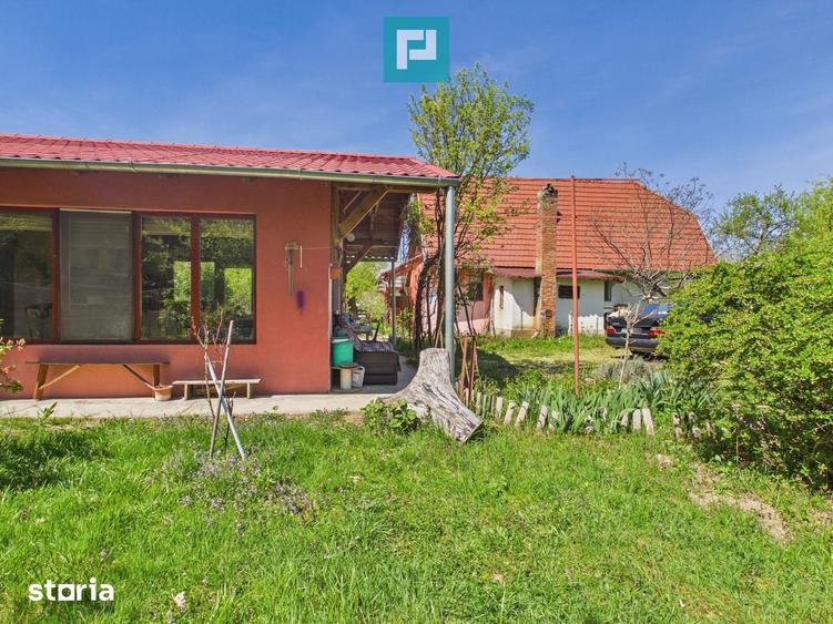 Casă cu 5 camere cu Teren 8000 Mp în Sânmartin