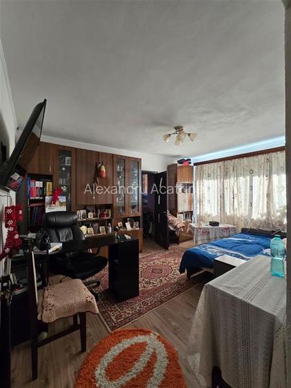 Etaj 2 - Alexandru Familial , ap 3 camere model cu geam la baie