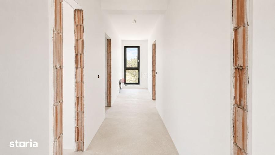 Casă cu 4 camere cu Teren 538 Mp în IAR