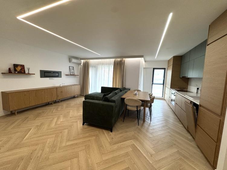 Apartament cu 2 camere semidecomandat, mobilat în Central