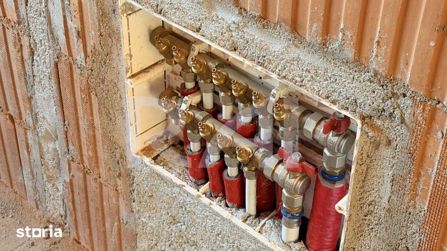 Casă cu 3 camere cu Teren 2854 Mp în Șimnicu de Sus