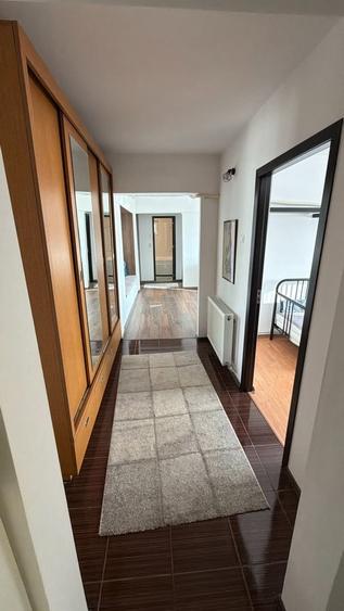 Apartament cu 3 camere semidecomandat în Măgurele