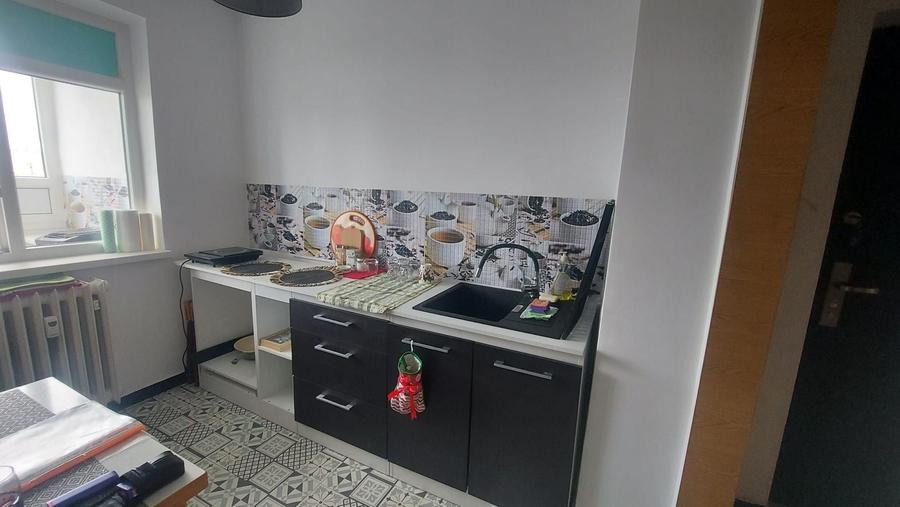 Apartament cu 3 camere decomandat în Drumul Taberei