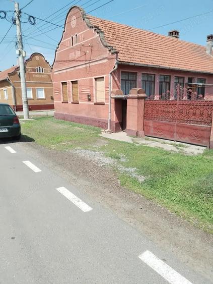 Casă cu 5 camere în Racovița