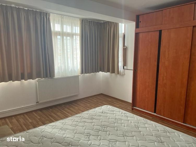 Apartament cu 3 camere în Micro 3