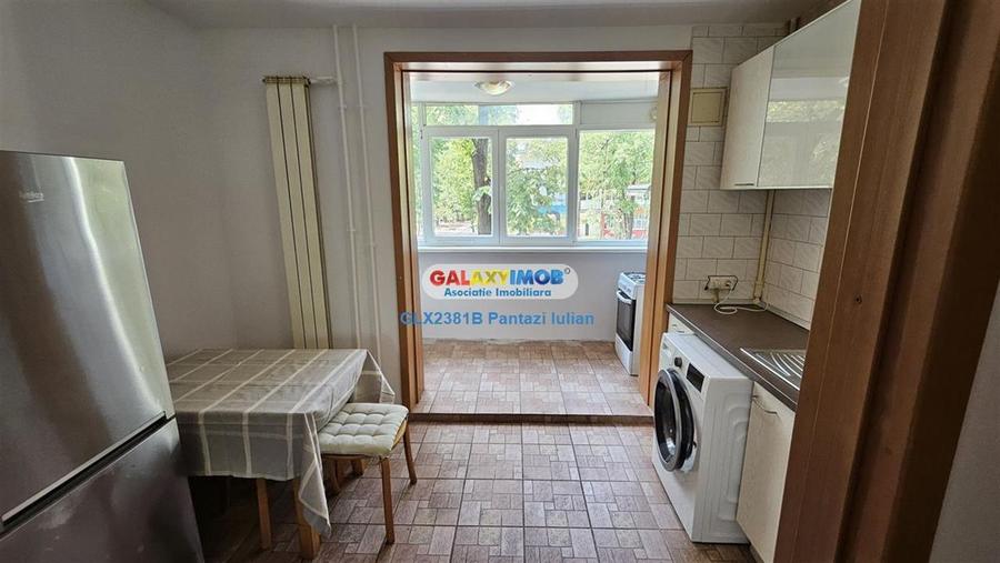 Apartament cu 3 camere semidecomandat în Titan