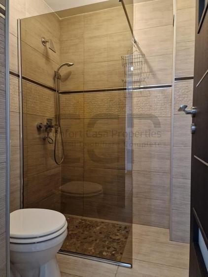 Apartament cu 3 camere decomandat în Vitan