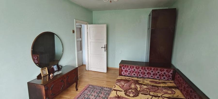 Apartament cu 3 camere nedecomandat în Central