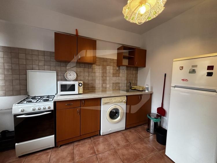 Apartament cu 2 camere semidecomandat, mobilat în Central