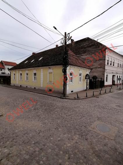 Casă individuală cu 2 camere cu Teren 100 Mp în Târgu Secuiesc