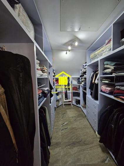 Casă individuală cu 7 camere cu Canalizare în Borhanci