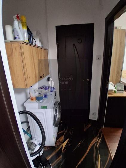 Apartament cu 2 camere semidecomandat în Olteniței