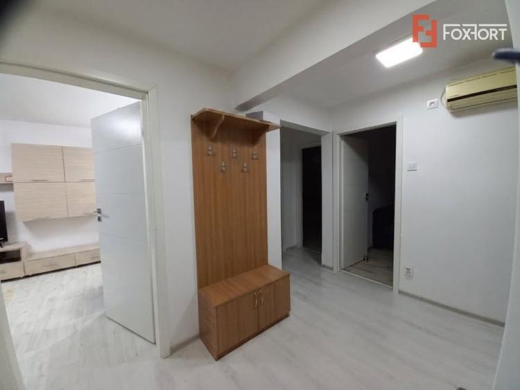 Apartament cu 4 camere decomandat, mobilat în Lipovei