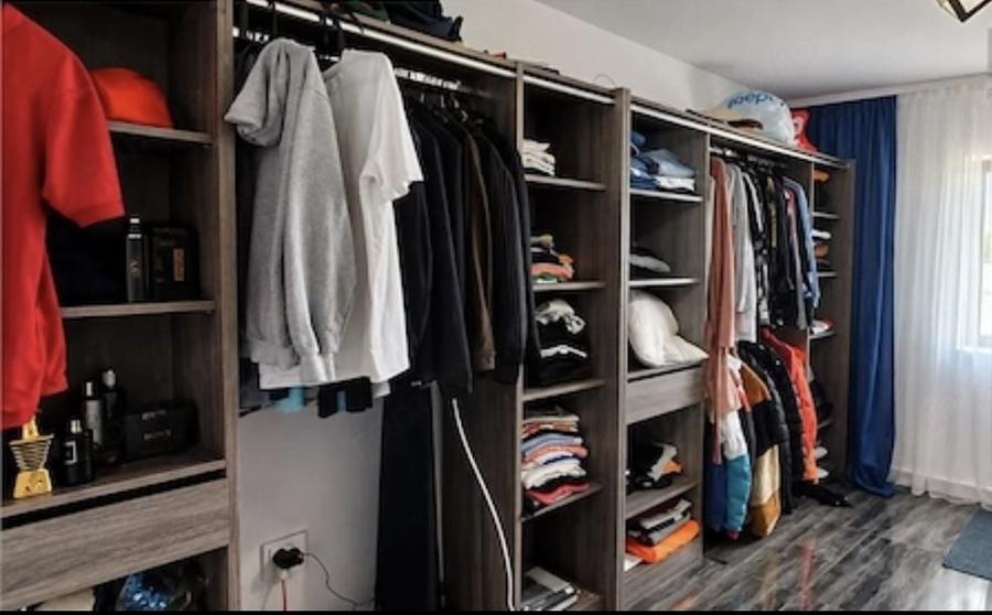 Casă cu 4 camere semidecomandat în Tărlungeni