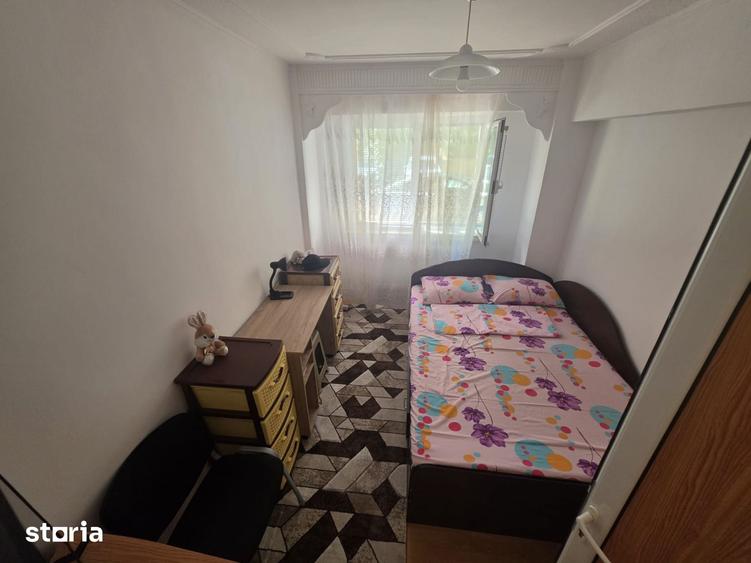 Apartament cu 3 camere decomandat în Prundu